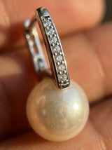 Macro Detail · Pendientes de Perla · Plateado